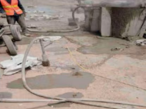 厦门水泥混凝土路面板底注浆技术 路面脱空注浆整治方案