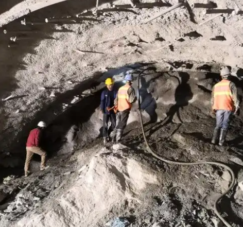 厦门拱顶带模注浆料的施工流程及注意事项